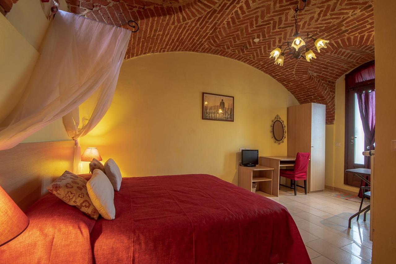 La Valle B&B Asti Luaran gambar