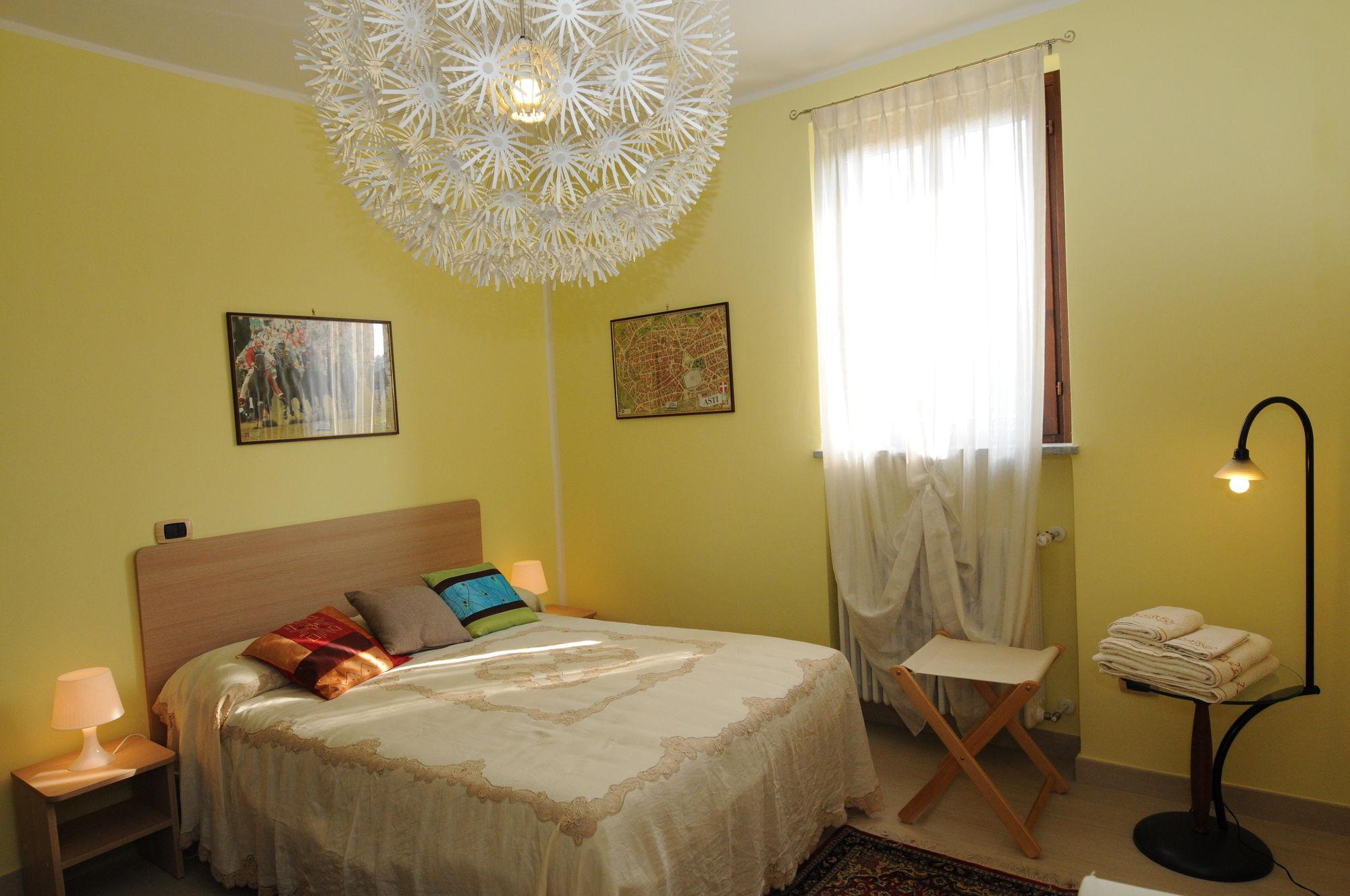 La Valle B&B Asti Luaran gambar